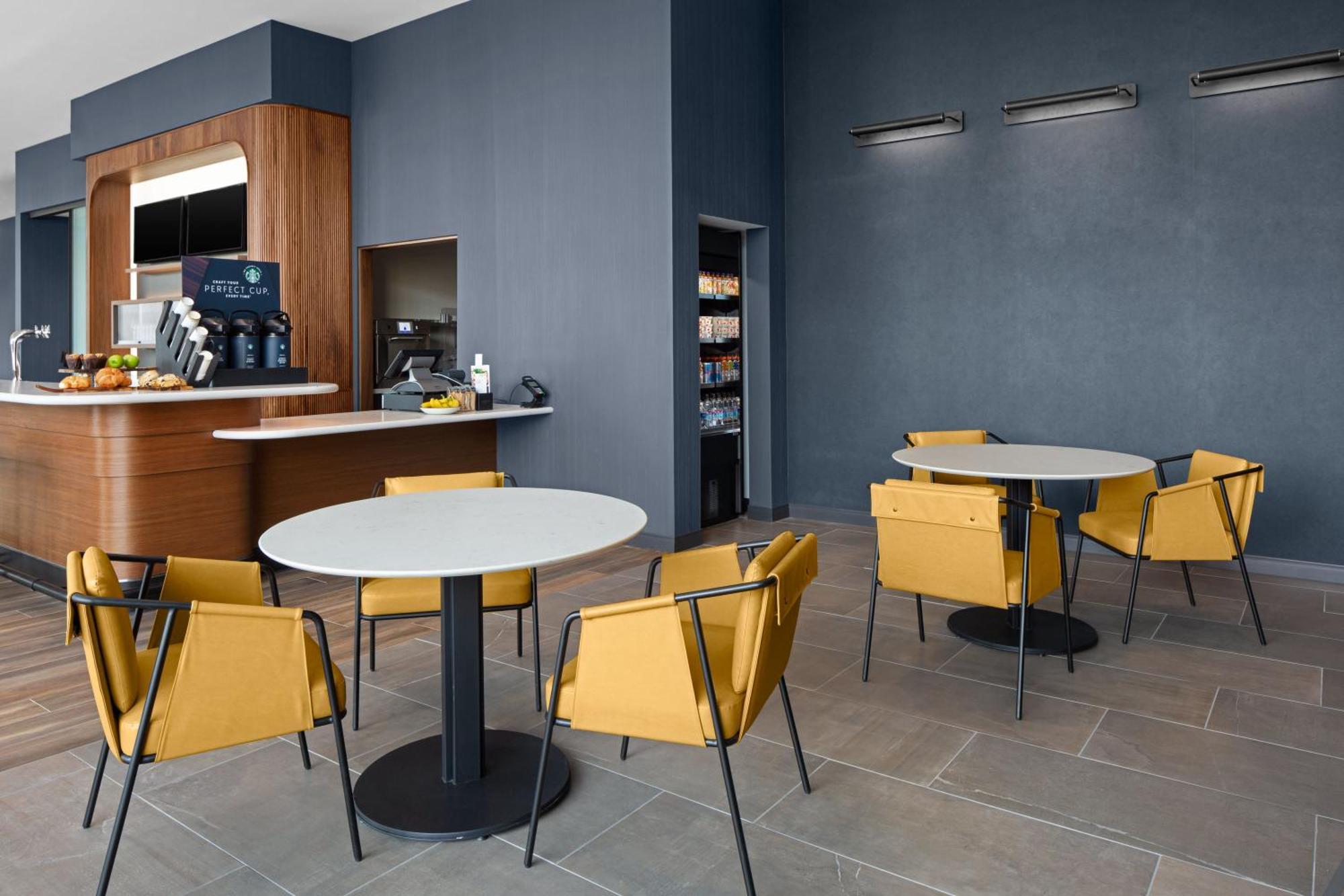 Courtyard By Marriott Lansing Downtown Otel Dış mekan fotoğraf
