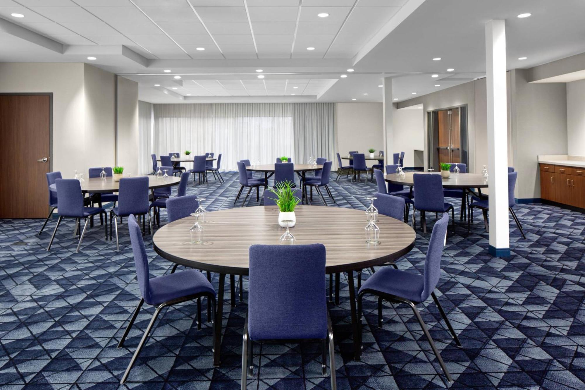 Courtyard By Marriott Lansing Downtown Otel Dış mekan fotoğraf