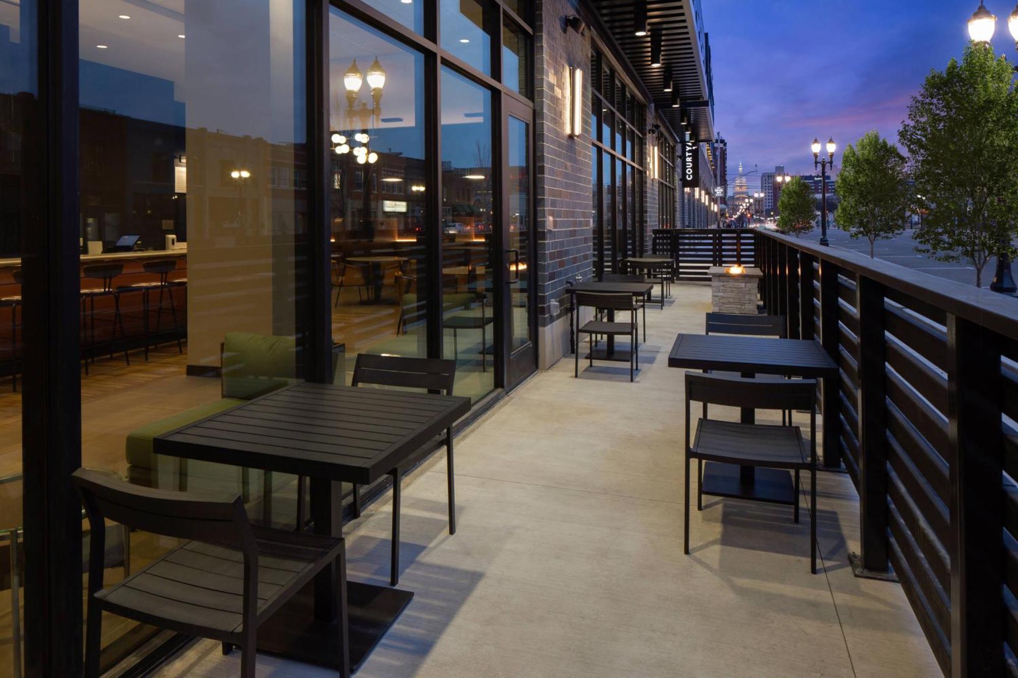 Courtyard By Marriott Lansing Downtown Otel Dış mekan fotoğraf