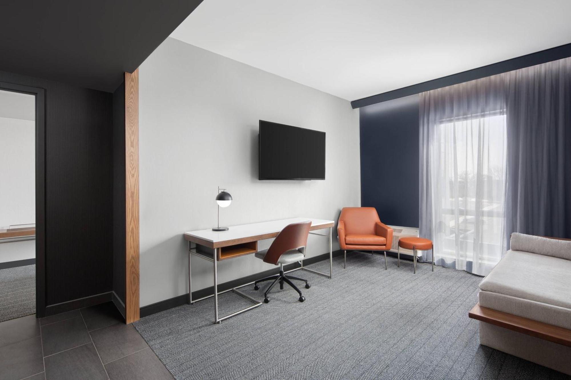 Courtyard By Marriott Lansing Downtown Otel Dış mekan fotoğraf