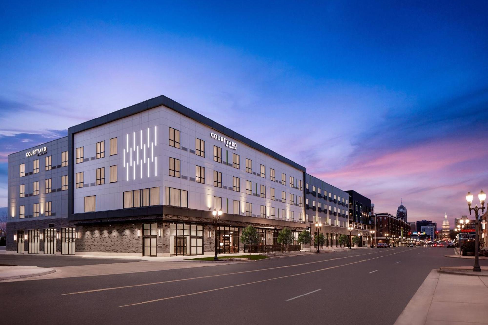 Courtyard By Marriott Lansing Downtown Otel Dış mekan fotoğraf